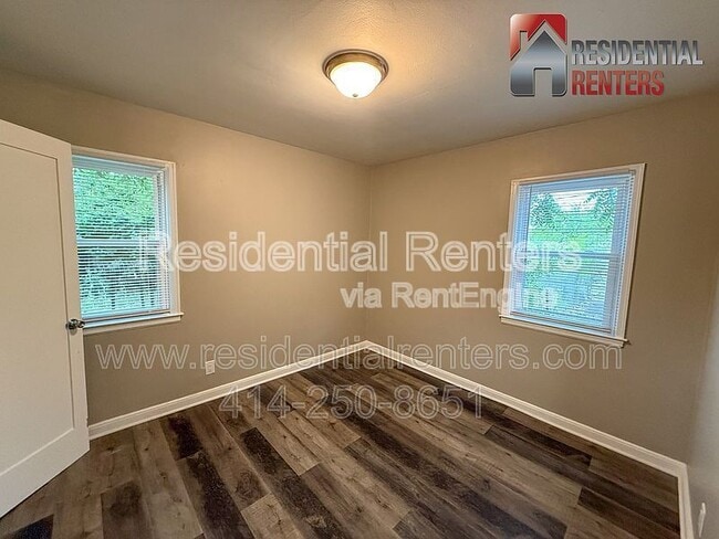 Building Photo - 5163 N 58th St