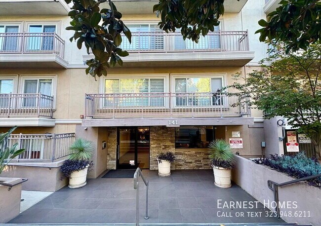 Building Photo - 141 S Clark Dr