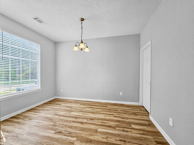 Building Photo - Beautiful Townhome for Lease in Conyers