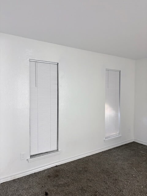 Building Photo - 5625 Antoine Dr