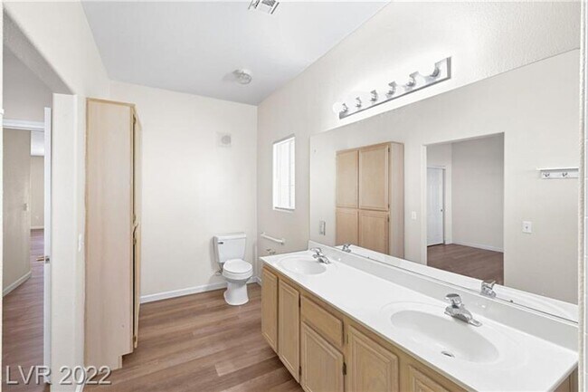Building Photo - 2 Bed 2 Bath Green Valley Downstairs Condo