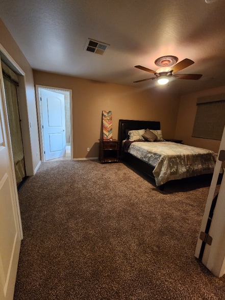 Building Photo - 12616 N 39th St