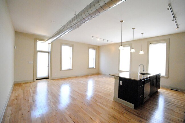 Interior Photo - 4701 McPherson