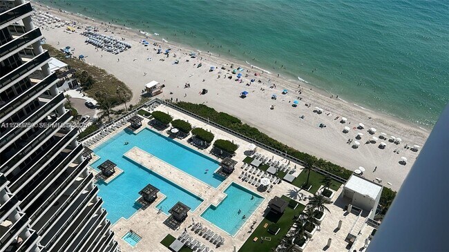 Building Photo - 1830 S Ocean Dr