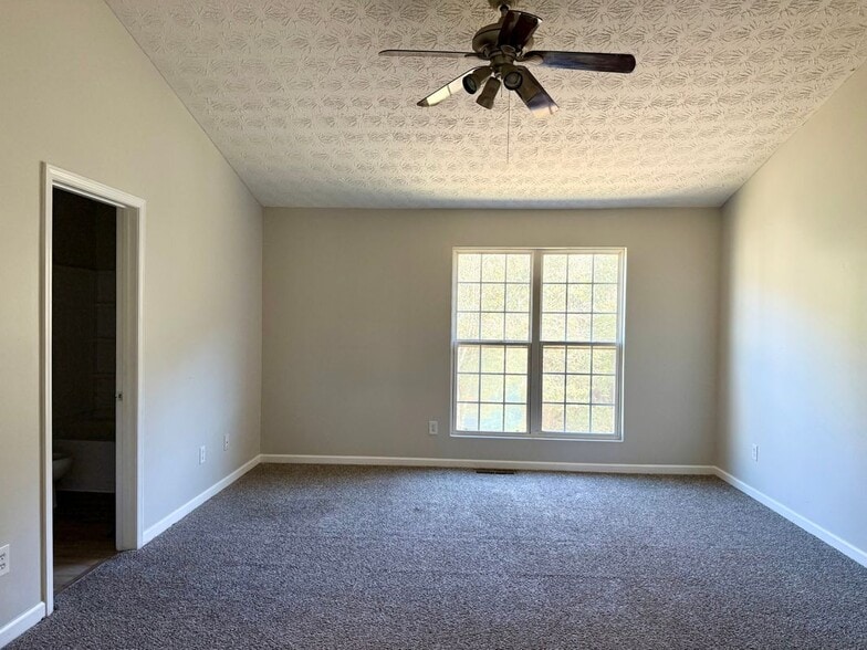 Building Photo - 1708 Redan E