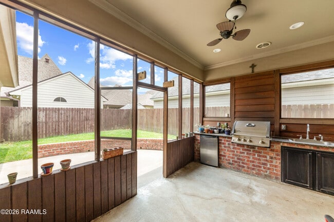 Building Photo - 126 Heathwood Dr