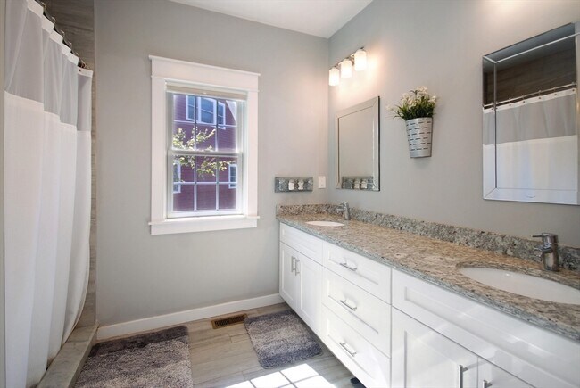 Building Photo - 19 Brigham Farm Ln