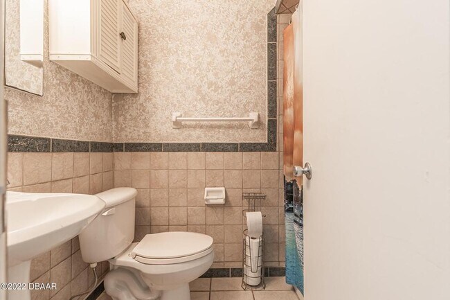 Building Photo - 1509 3rd St