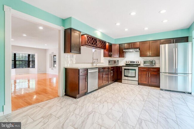 Building Photo - 3964 Rosebay Ct