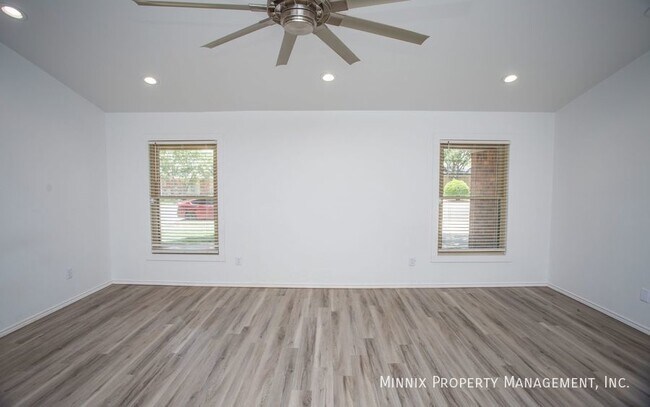 Building Photo - 5504 73rd St