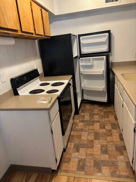Building Photo - 1705 Heatheridge Rd