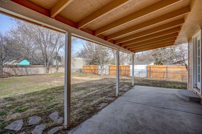 Building Photo - Home for Rent Near Willow Lake!