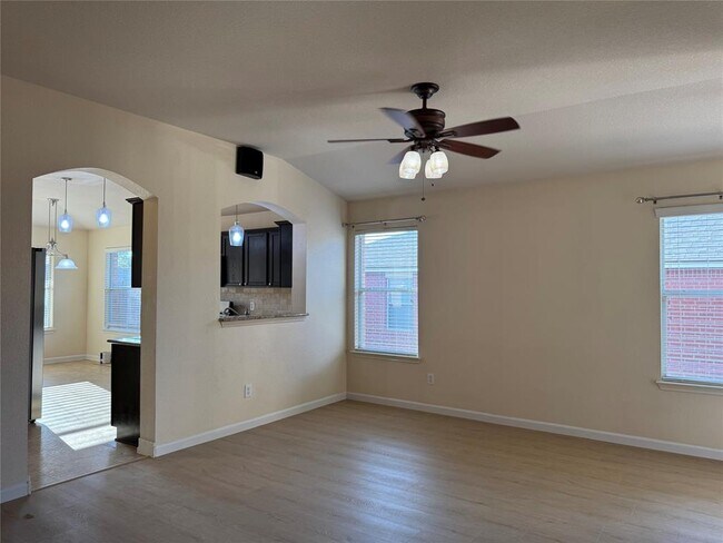 Building Photo - 1015 Remington Dr