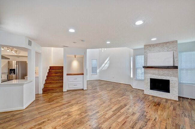 Building Photo - 1020 Heights Blvd
