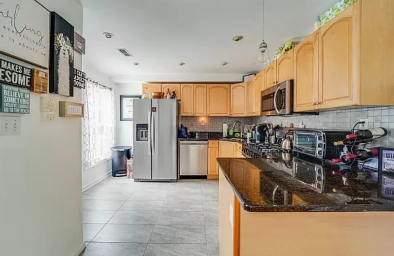 Building Photo - 11 Duer Pl