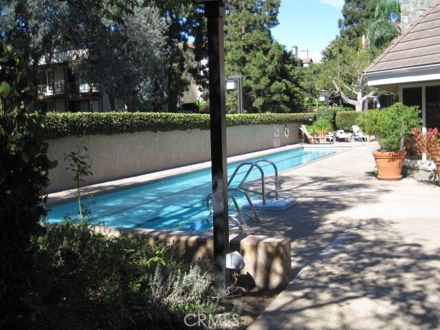 Building Photo - 2577 Plaza del Amo
