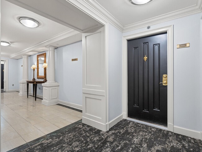 Building Photo - 2870 Pharr Ct S Northwest