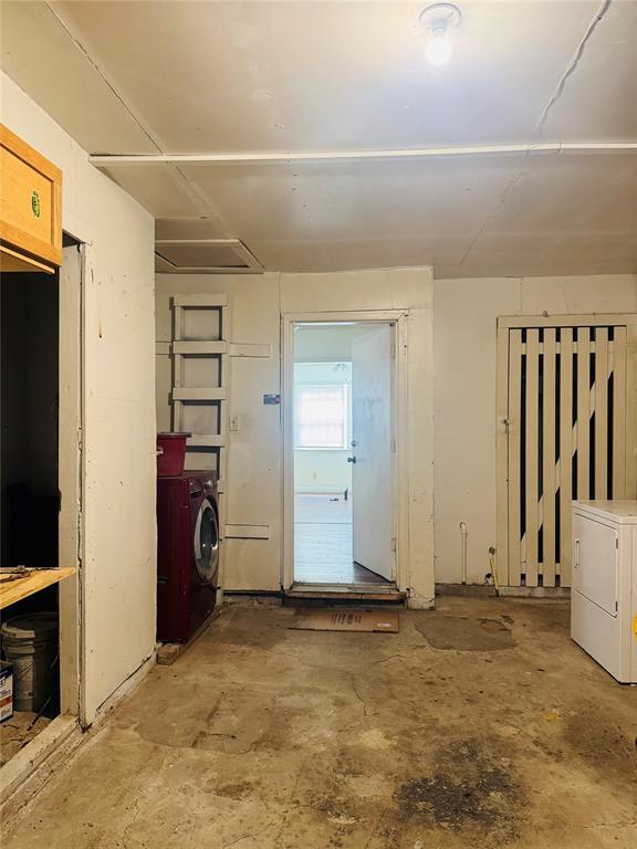 Building Photo - 10406 Cathedral Dr