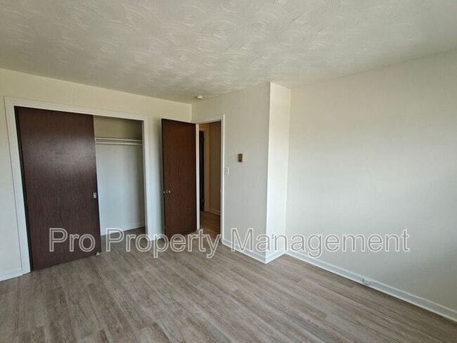 Building Photo - 18 Broadview Terrace