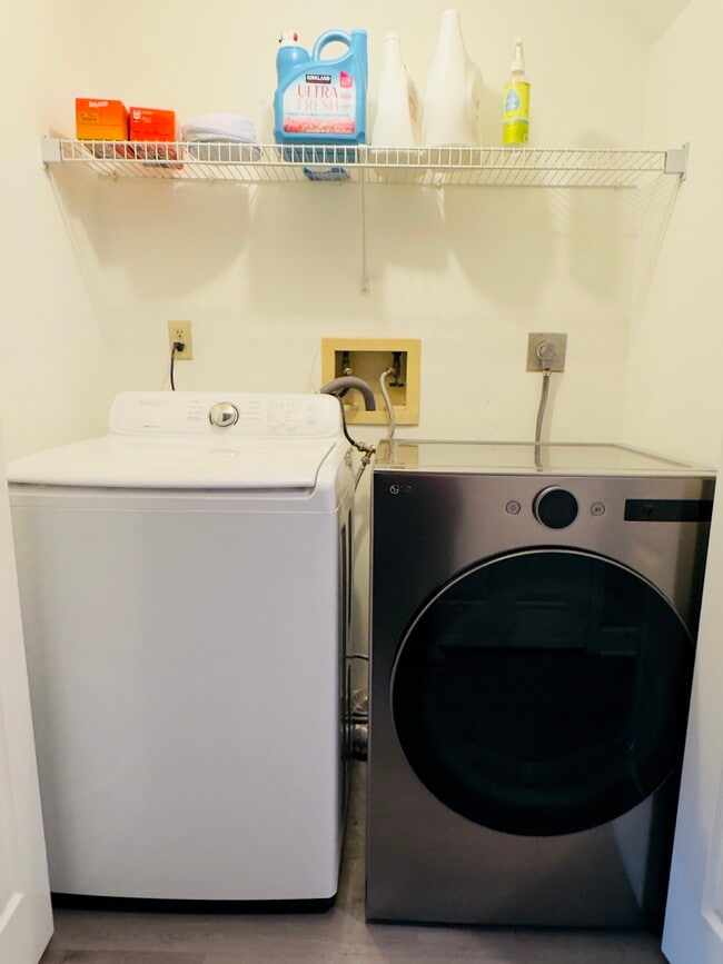 Building Photo - 3832 Charles Ave