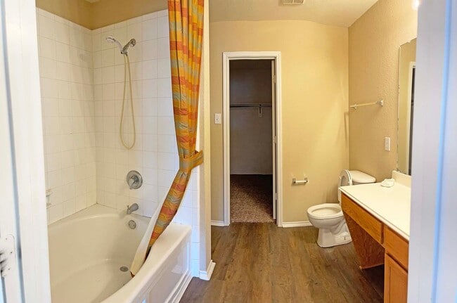 Building Photo - Great 4 Bdrm 2 Bath Home in Krum Tx