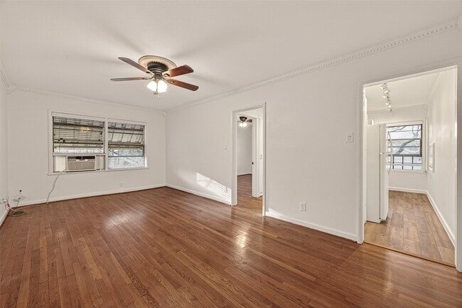 Building Photo - 2021 Southgate Blvd