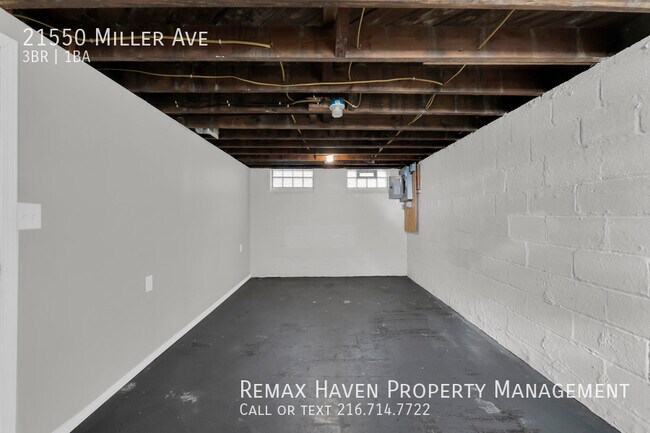 Building Photo - 21550 Miller Ave