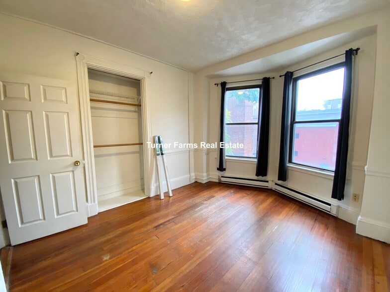 Building Photo - 614 Columbus Ave