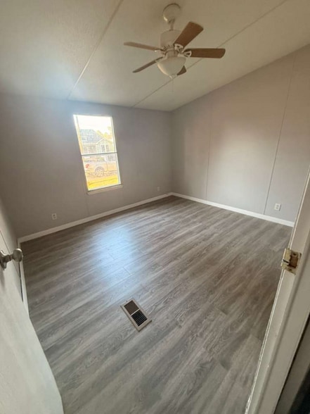 Building Photo - 16853 W Lynbrook