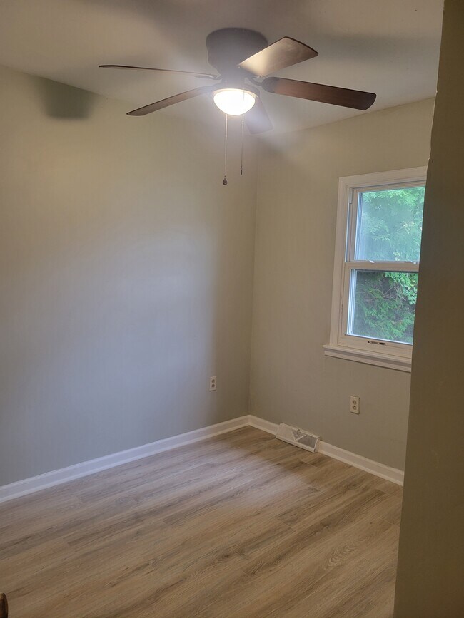 Building Photo - 1087 Commonwealth Blvd