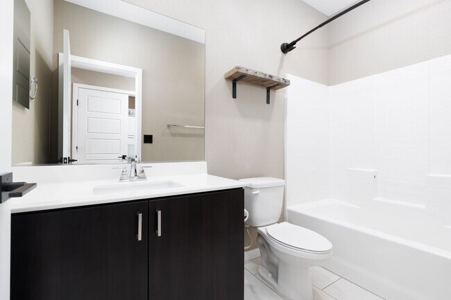 Building Photo - First floor unit in luxury gated Summerlin...