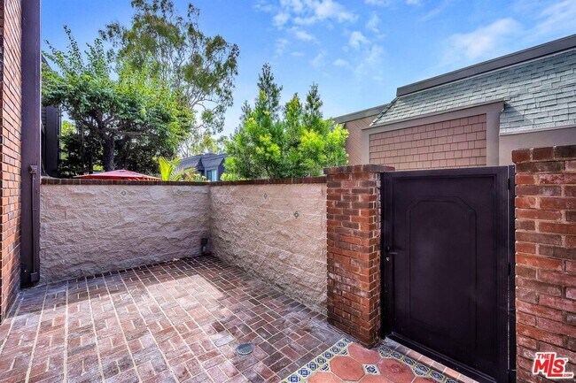 Building Photo - 4425 Alla Rd