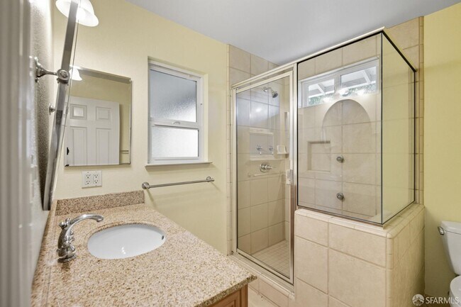 Building Photo - 2061 Ahneita Dr
