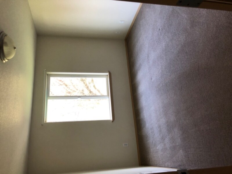 Building Photo - 260 40th Ct