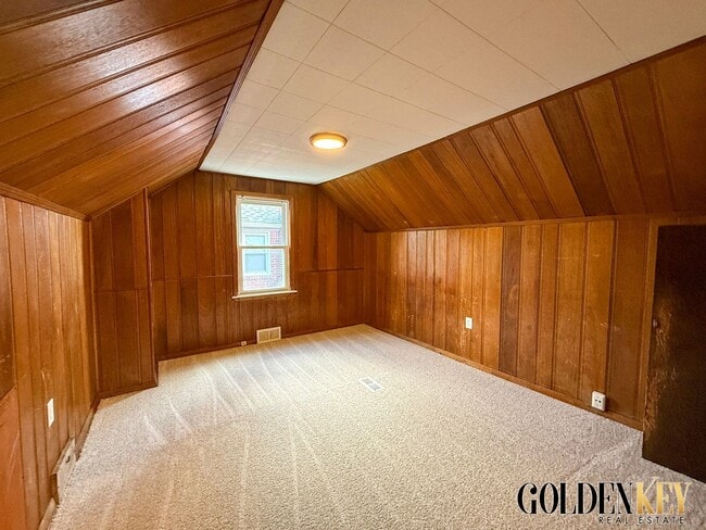 Building Photo - Charming 3 Bed 1 Bath on Detroit’s Eastside!