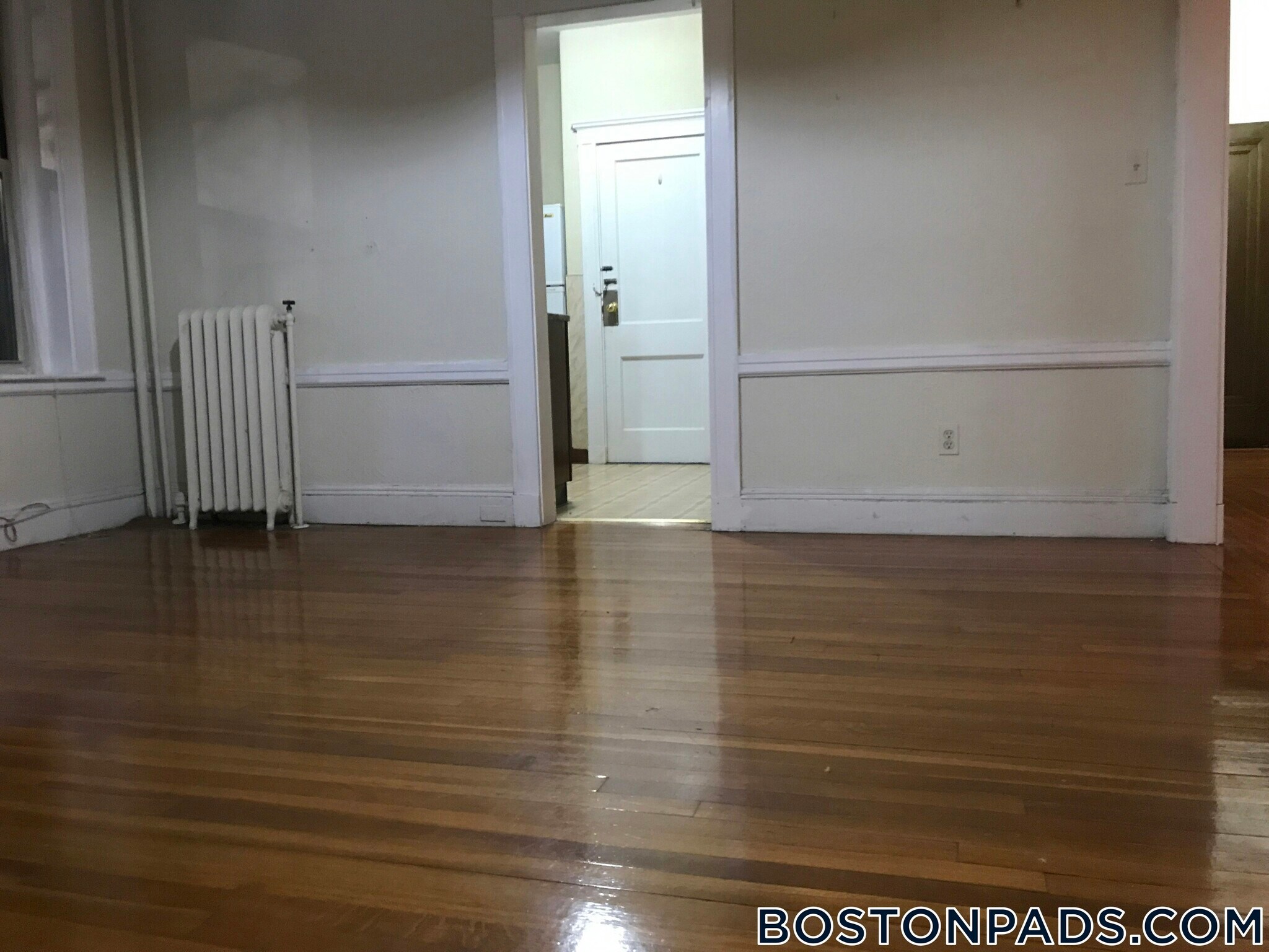 Building Photo - 94 Maple St