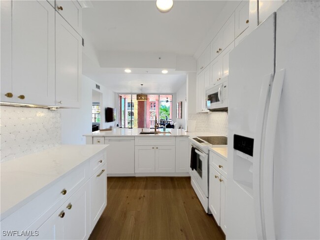 Primary Photo - 401 Bayfront Pl