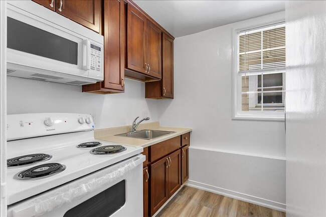 Building Photo - 1443 Stanton St