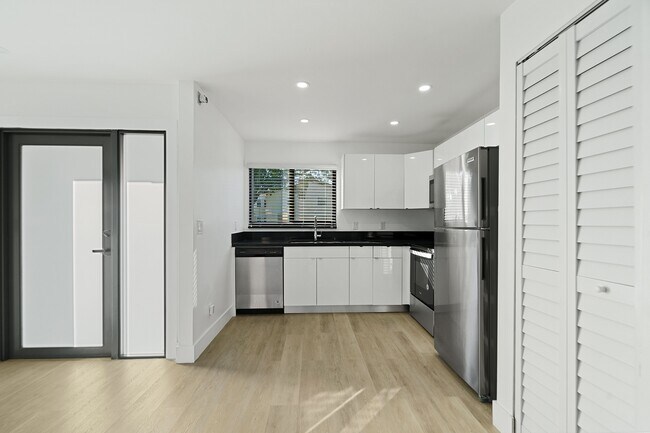 Building Photo - 4319 NW 115th Ave