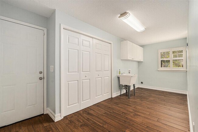 Building Photo - 505 Cullen Ct