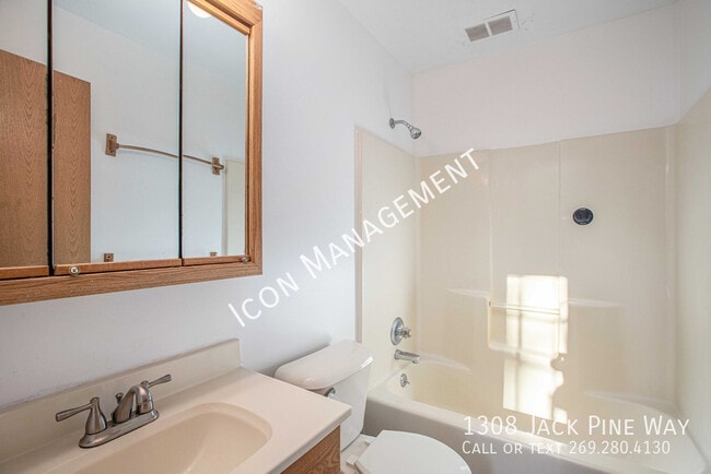 Building Photo - 1308 Jack Pine Way