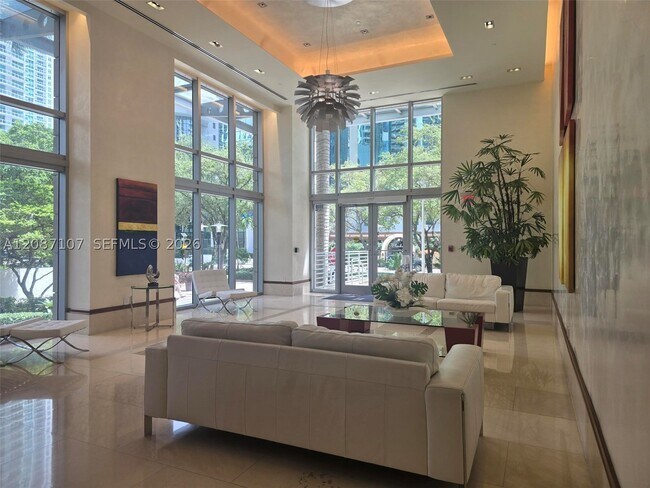 Building Photo - 1060 Brickell Ave