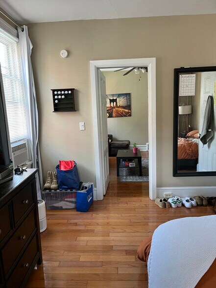 Bedroom 1 - 215 S New St