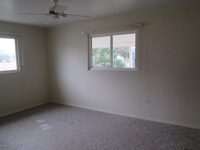 Building Photo - 2 Bedroom, 2 Bath Home!