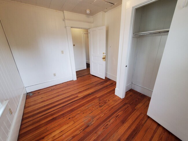 Building Photo - 130 N Gill St