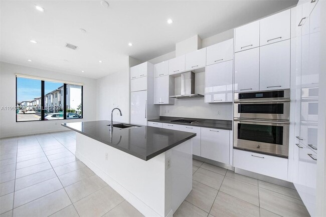 Building Photo - 8120 NW 43rd St