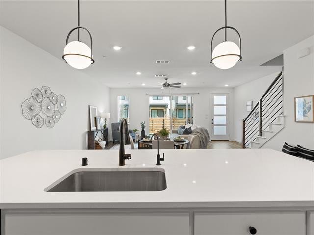 Building Photo - 871 Cavitt Ct