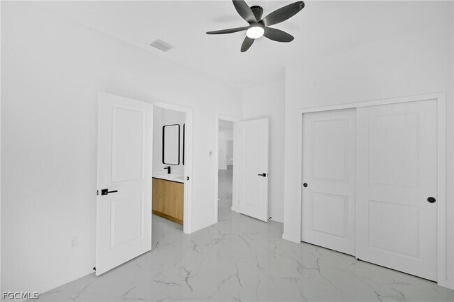 Building Photo - 5231 6th St W