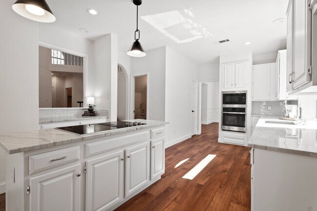 Building Photo - 2721 Stonepointe
