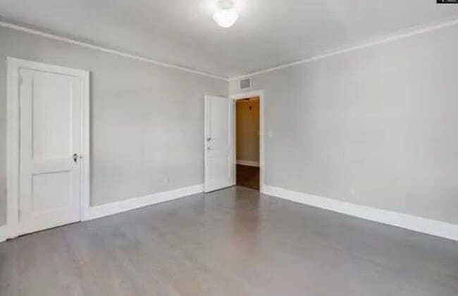 Building Photo - Cozy 2bd/1ba brick cottage near downtown C...